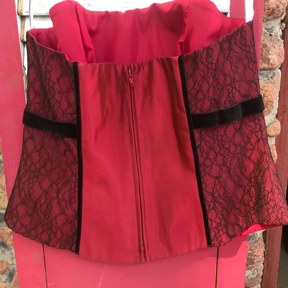 SALE! David's Bridal Red & Black Zip Back Corset - Picture 6 of 7